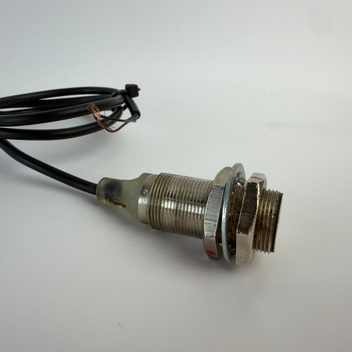 Omron E2B-M18KS08-WP-C1 Inductive Proximity Sensor M18 NPN NO 8mm – 60cm Cable