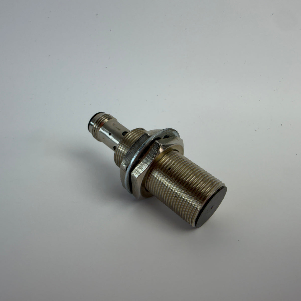 OMRON E2B-M18KS05-M1-B1 Inductive Proximity Sensor M18 5mm PNP NO M12