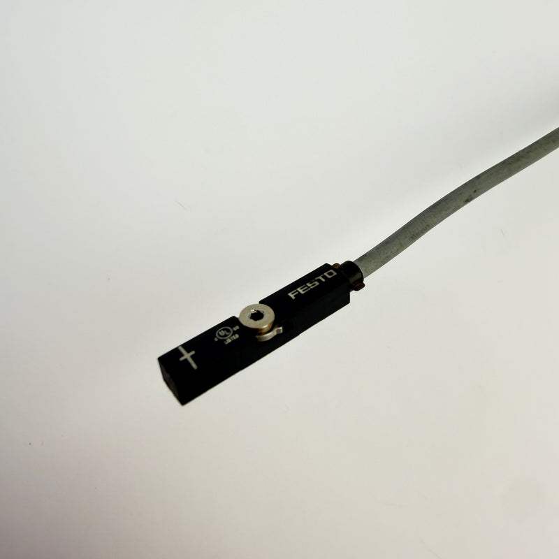 Festo 574335 SMT-8M-A-PS-24V-E-2,5-OE PNP Proximity Sensor 100cm Cable