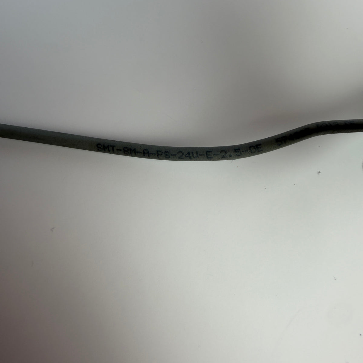 Festo 574335 SMT-8M-A-PS-24V-E-2,5-OE PNP Proximity Sensor 100cm Cable