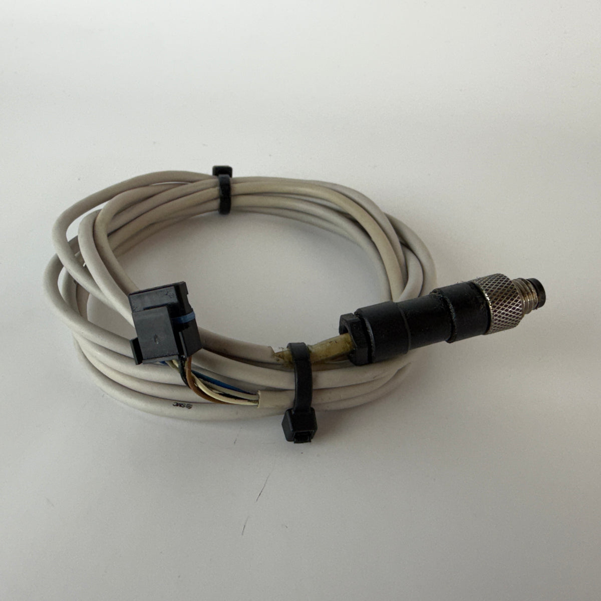 SMC ISE20B-T Connection Cable 2m with Metal Mounting Bracket