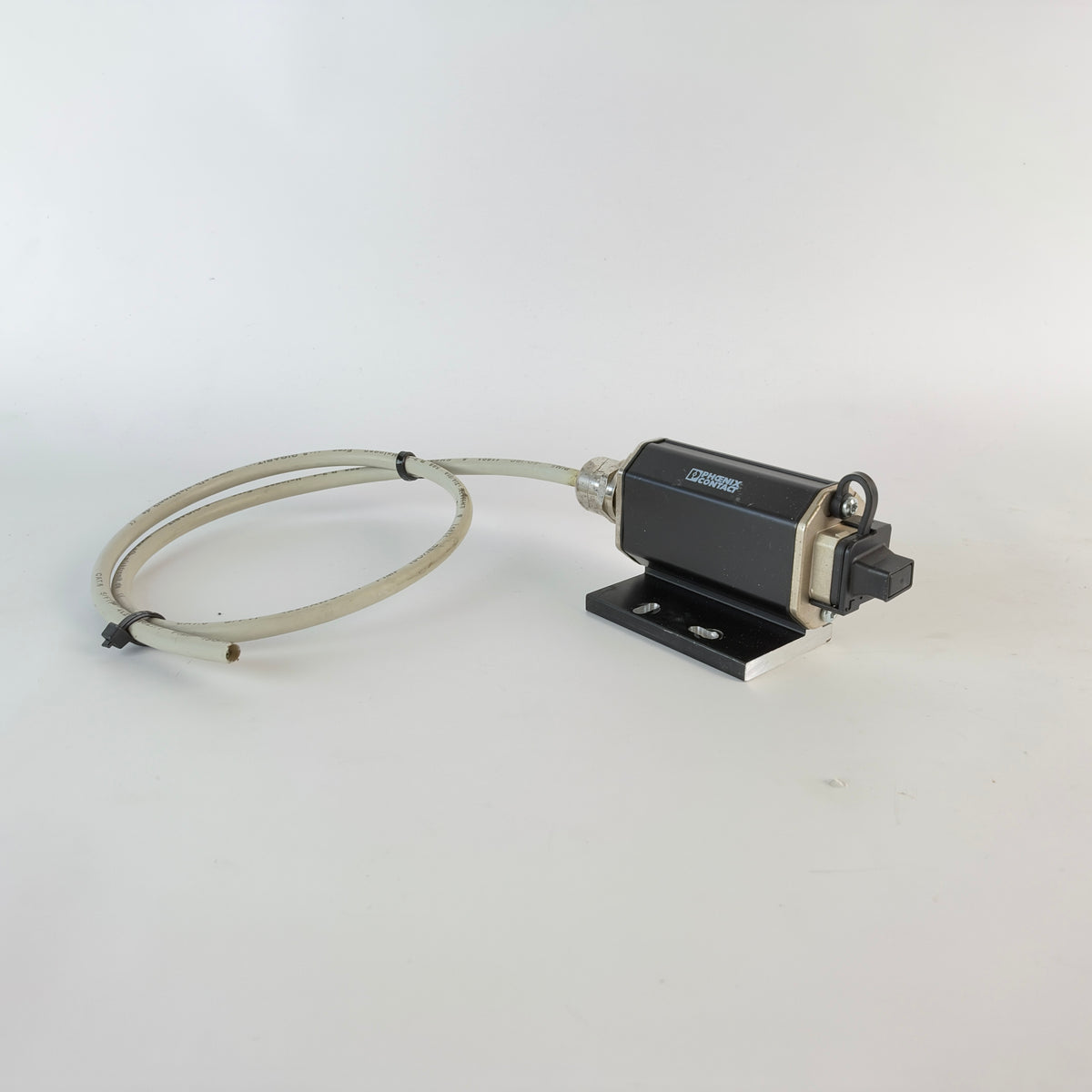 Phoenix Contact Industrial RJ45 Ethernet Interface with CAT6 S/FTP Cable & Mounting Bracket