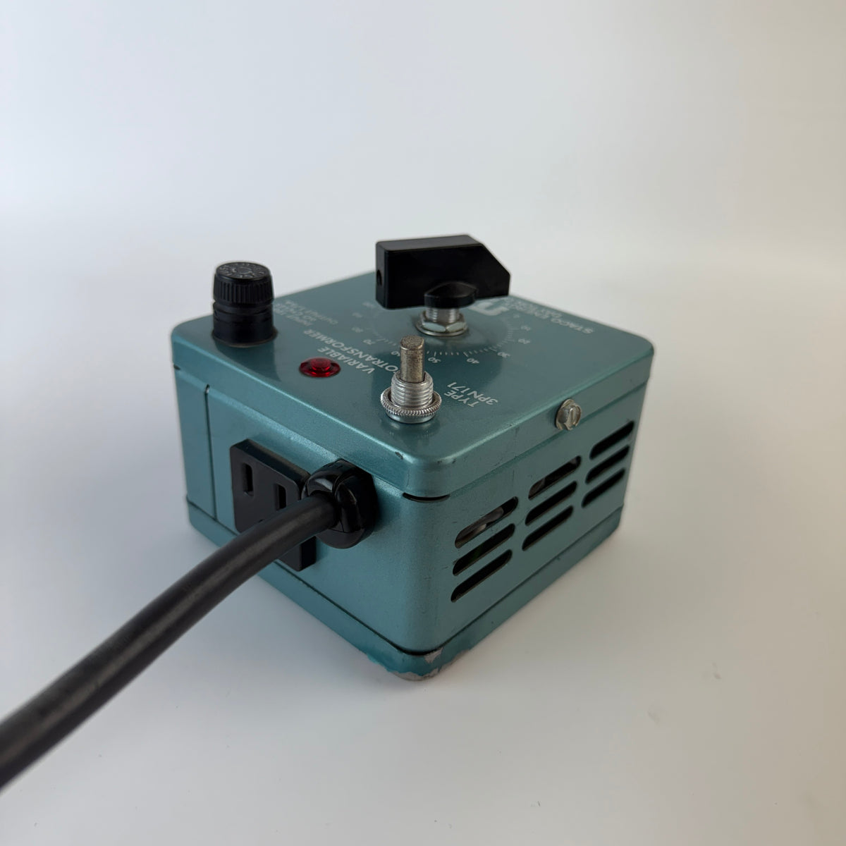 Staco Energy 3PN171 Variable Autotransformer 120V 1.75A 0-130V AC