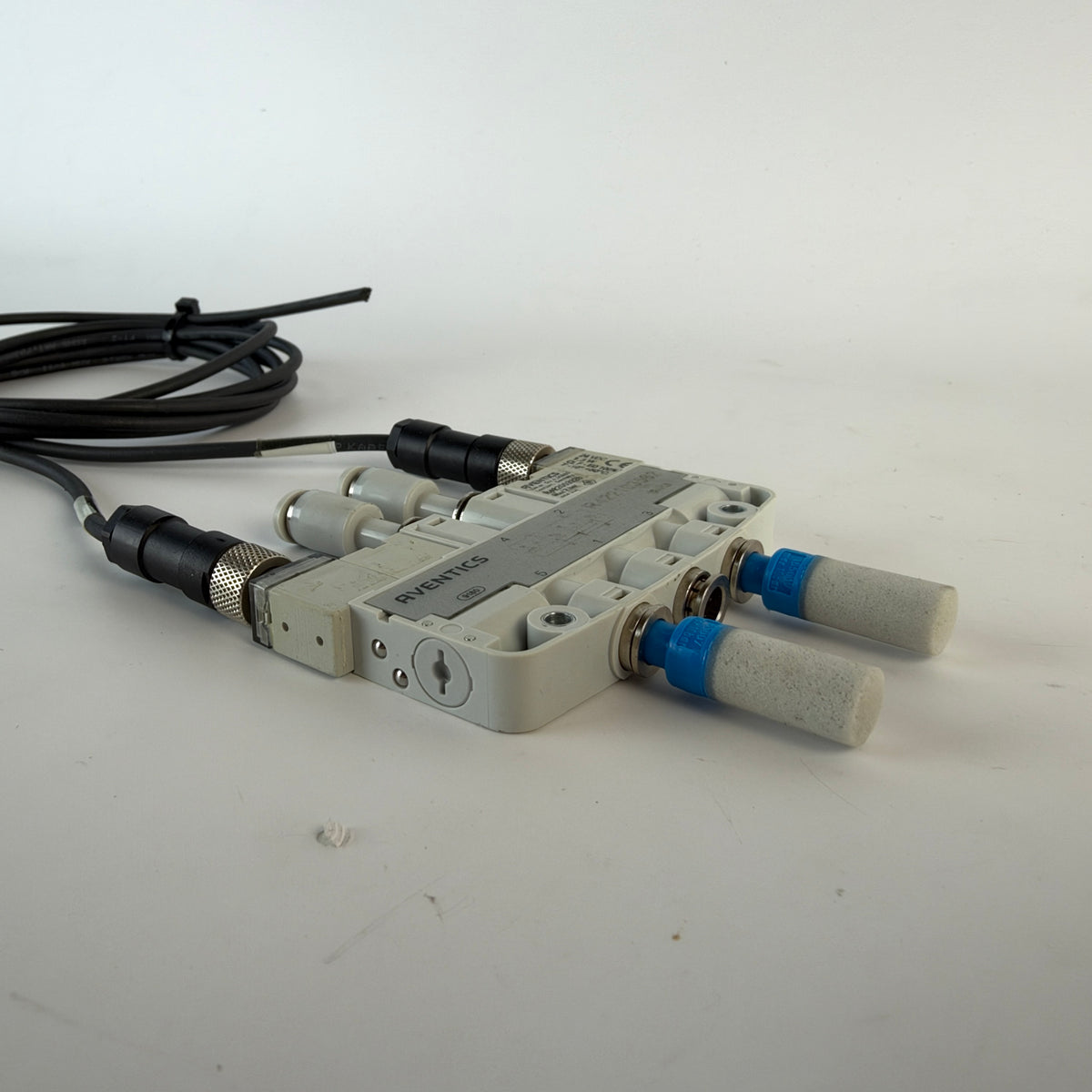 AVENTICS R422103582 LS04-AF 2x3/2 NC/NC Pneumatic Solenoid Valve 24VDC with 2 Cables
