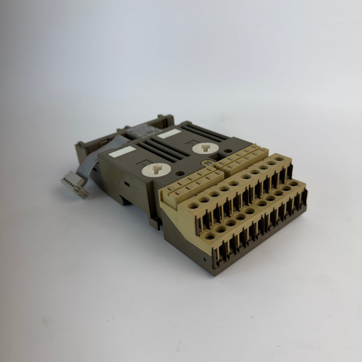 Siemens SIMATIC S5 6ES5 700-8MA11 Bus Module with Screw Terminal Block