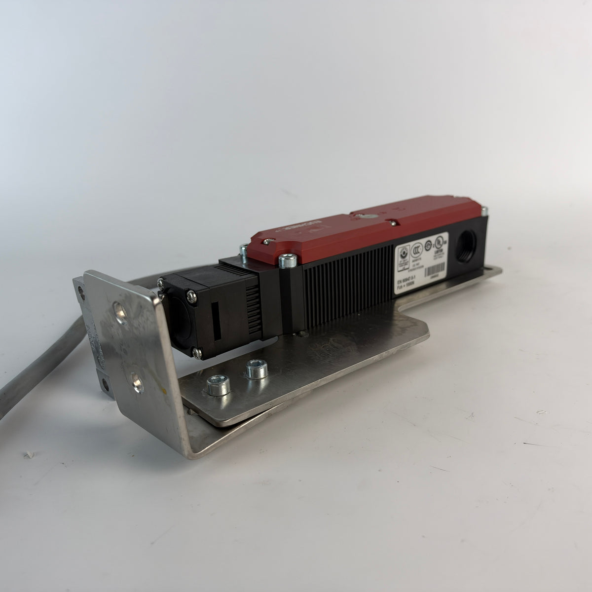 Euchner TP4-4141K024M 096296 Safety Switch with Guard Locking & Actuator