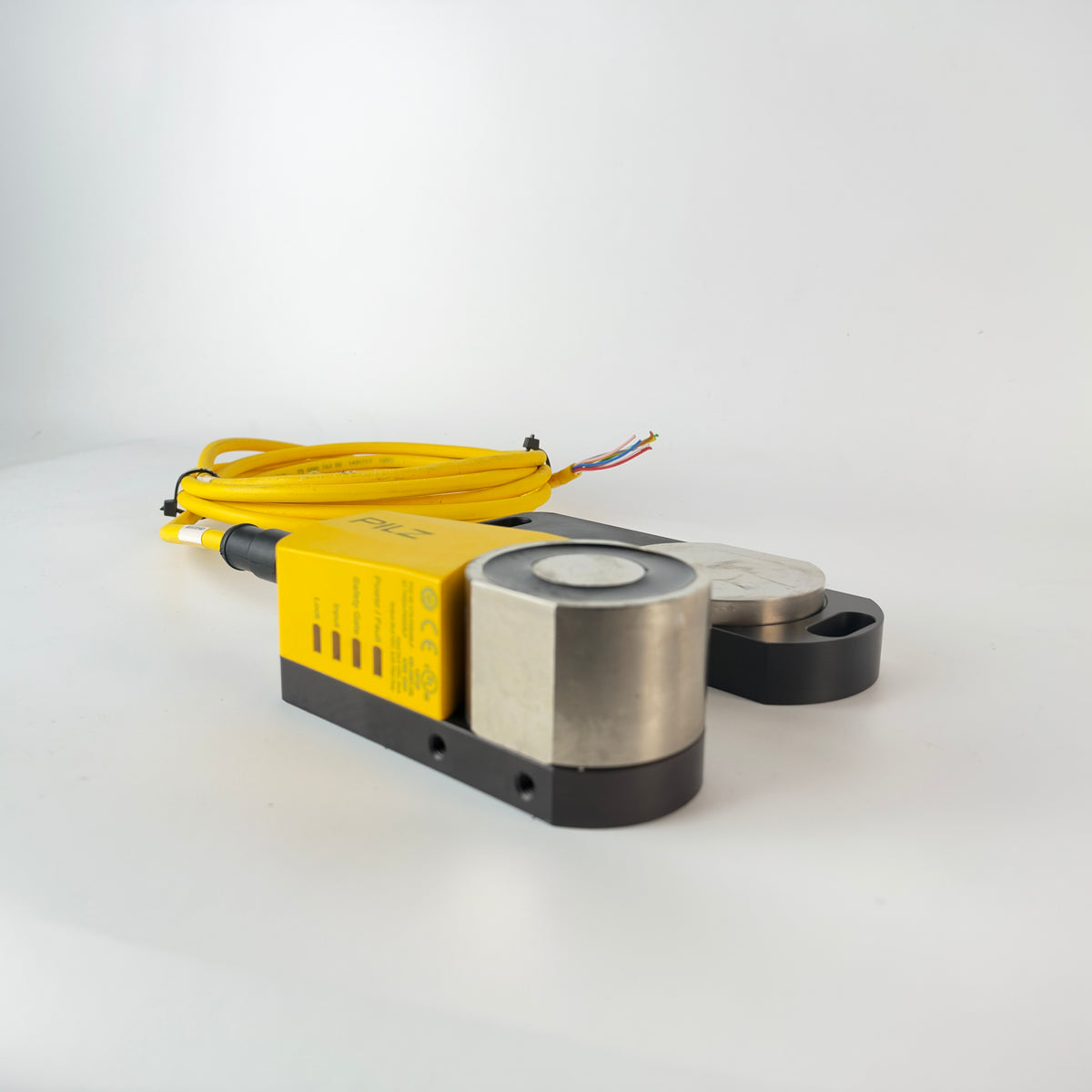 Pilz PSEN sl-0.5p 1.1 570510 Safety Gate Locking Switch with 570520 Actuator & 2.5m Cable