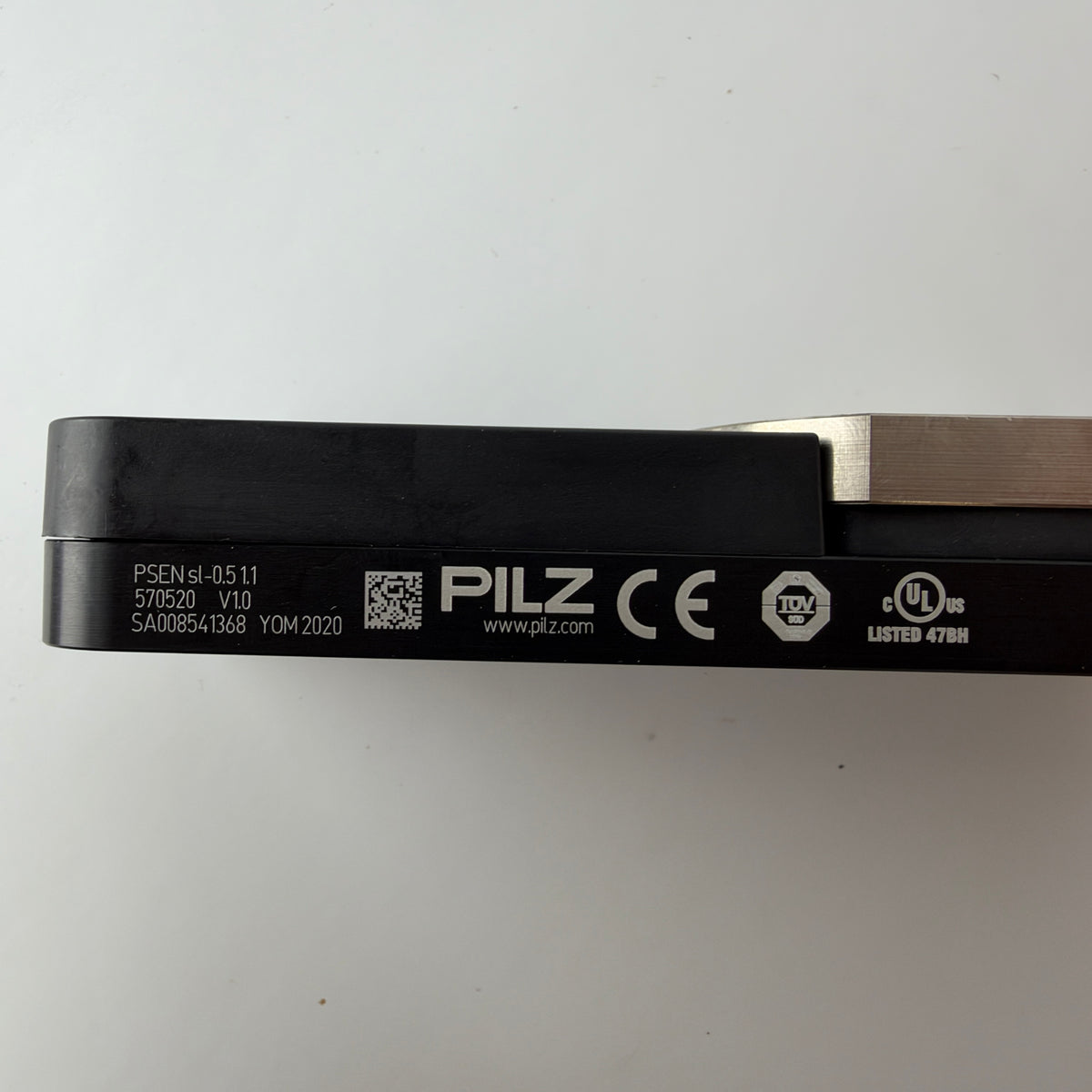 Pilz PSEN sl-0.5p 1.1 570510 Safety Gate Locking Switch with 570520 Actuator & 2.5m Cable