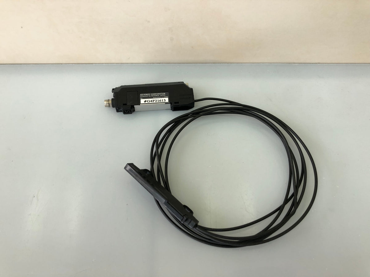KEYENCE FS-V31CP Fiber Optic Sensor Amplifier – Digital, PNP Output, High-Speed Mode