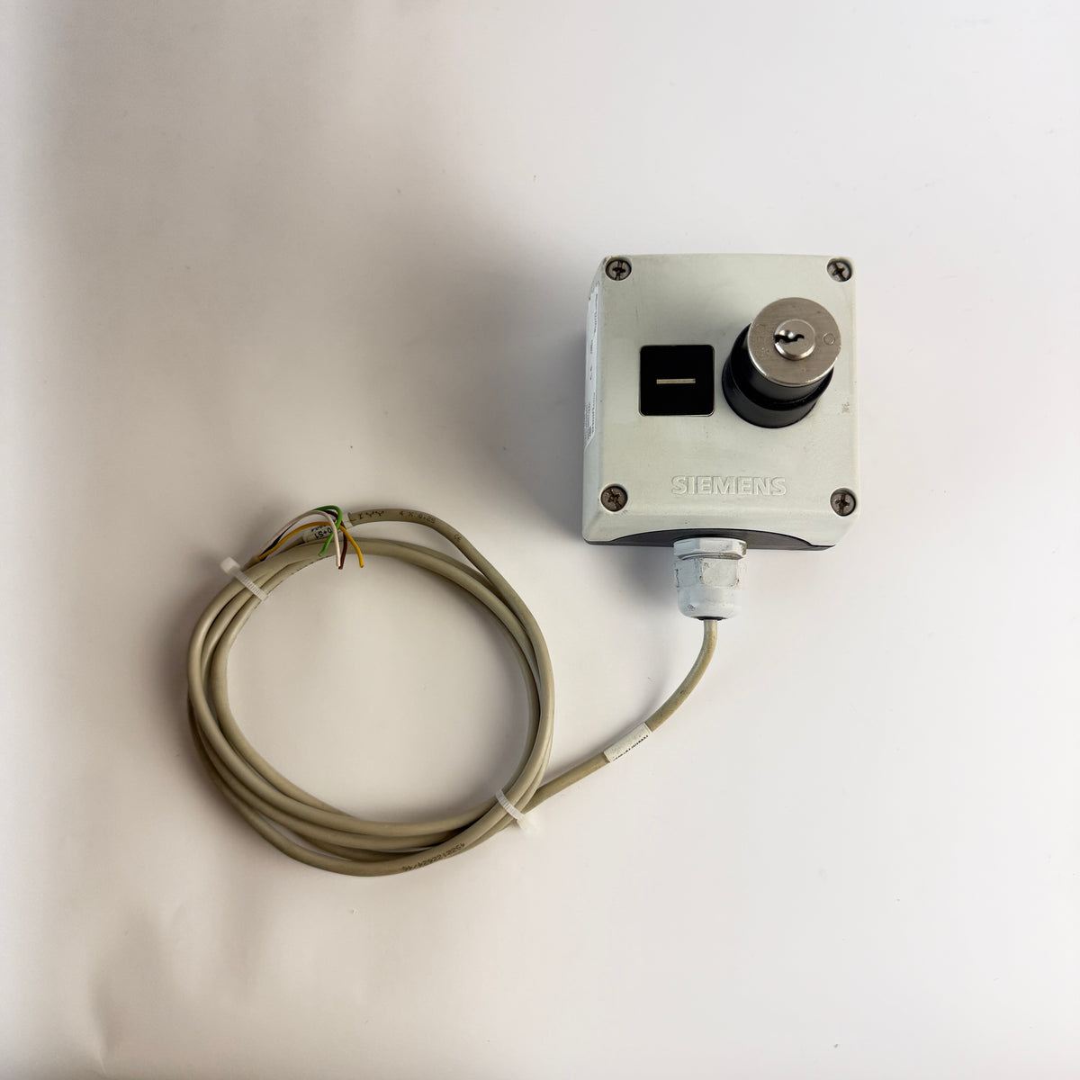 Siemens 3SB3801-0DA3 Key Selector Control Station Enclosure – Lot of 2