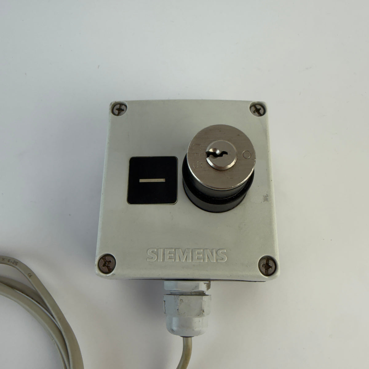 Siemens 3SB3801-0DA3 Key Selector Control Station Enclosure – Lot of 2