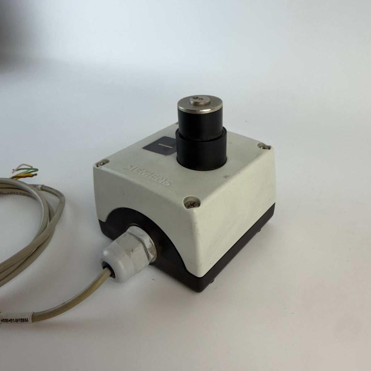 Siemens 3SB3801-0DA3 Key Selector Control Station Enclosure – Lot of 2