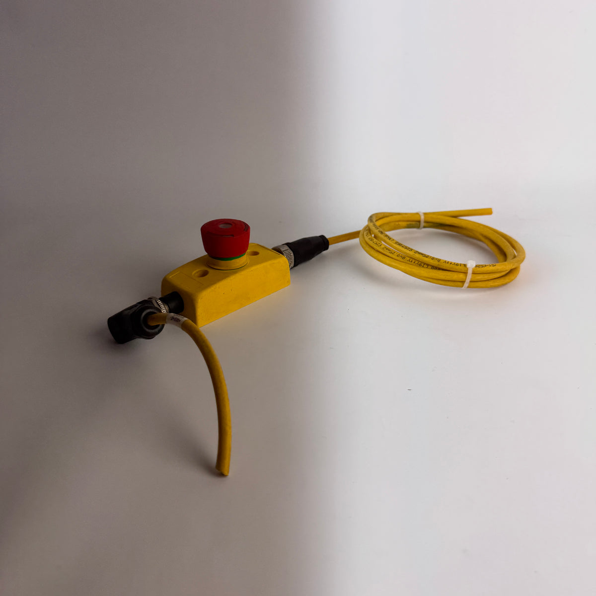 ABB Jokab Safety 2TLA030051R0200 SMILE 12 EA Emergency Stop Switch 24VDC