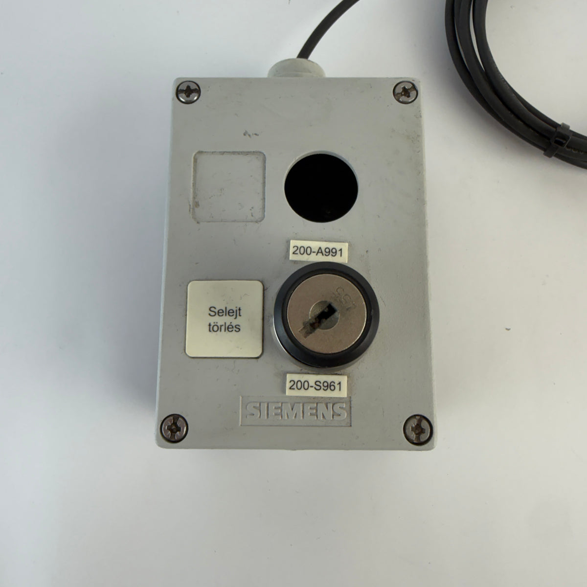 Siemens 3SU1852-0AA00-0AB1 SIRIUS ACT Metal Control Station Enclosure with Key Selector