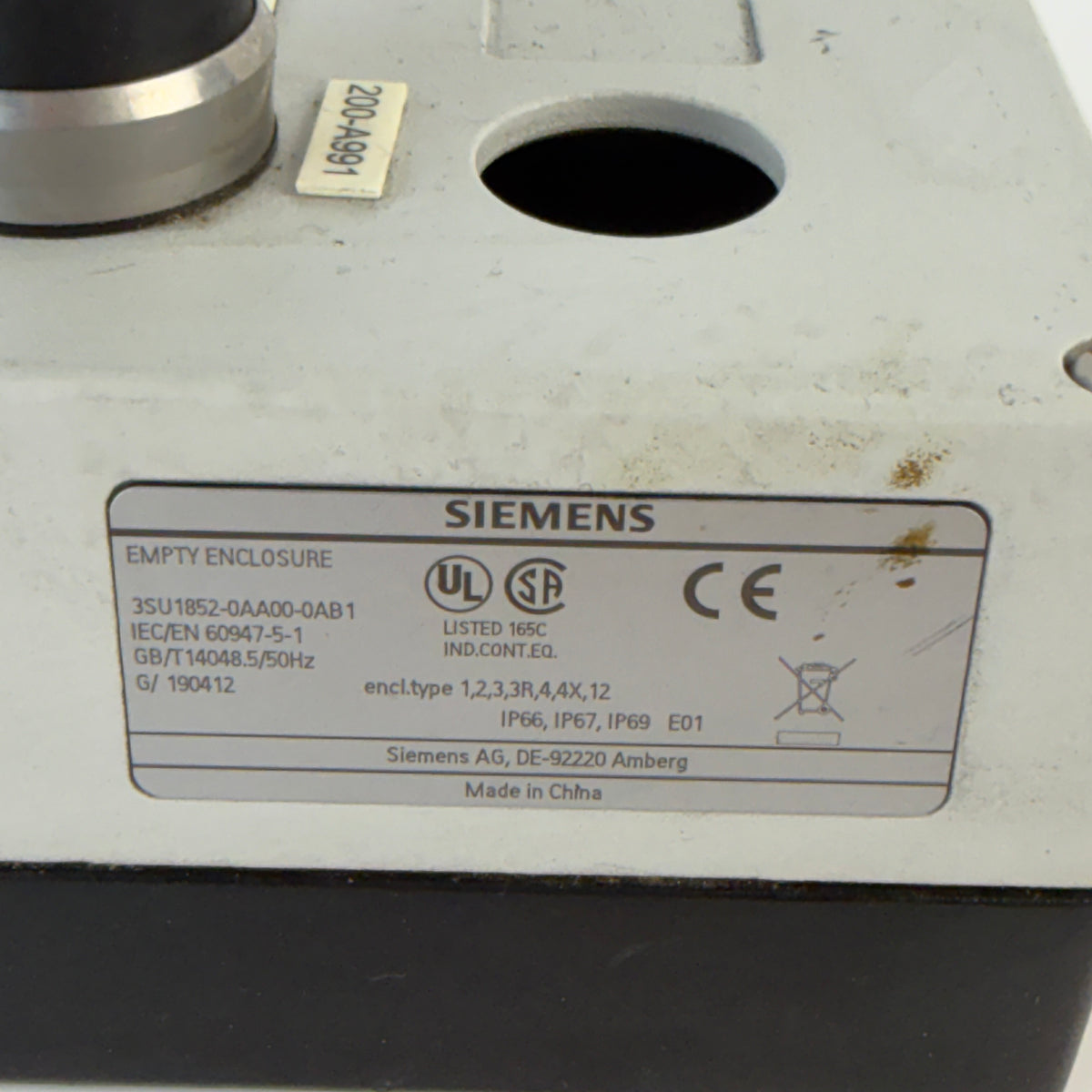 Siemens 3SU1852-0AA00-0AB1 SIRIUS ACT Metal Control Station Enclosure with Key Selector