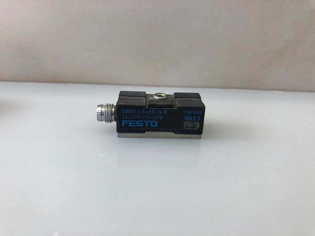 Festo SMEO-1-S-LED-24 B Proximity Sensors Festo SMEO-1-S-LED-24-B 12-27V