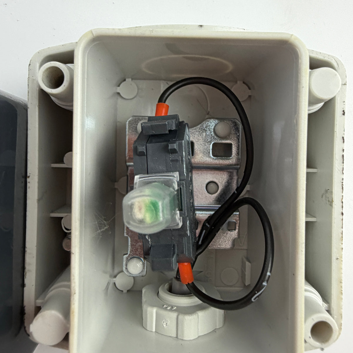 Lot of 2 Schneider Electric Harmony XALD Yellow/Amber Pilot Light Control Stations