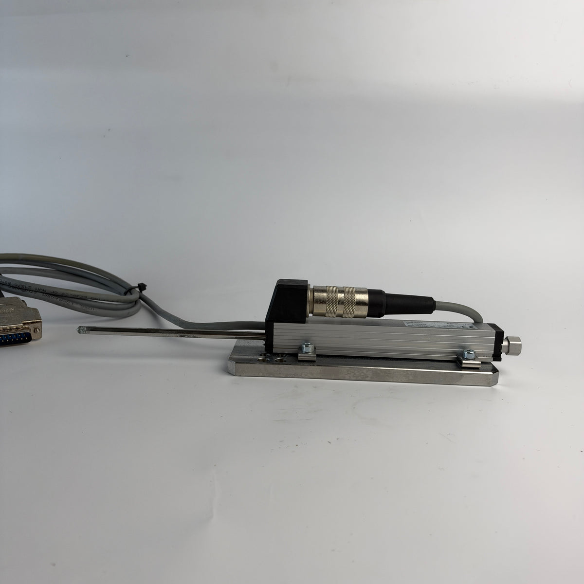 Novotechnik TRS-0075 023273 Linear Position Transducer 75mm with Cable and Mounting Plate