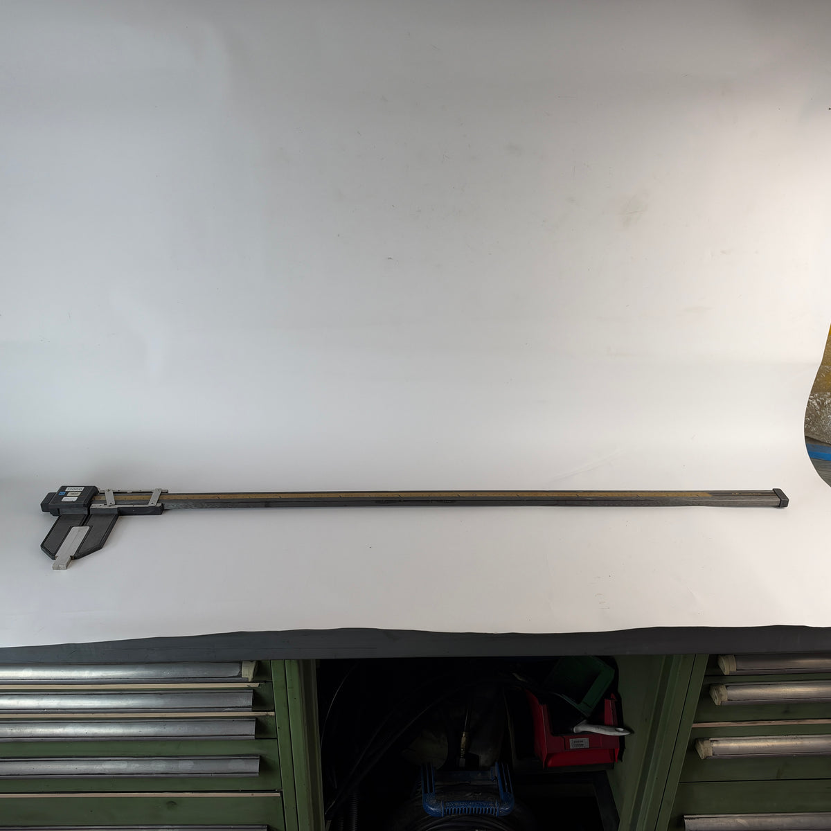 Mitutoyo 552-304 CFC-P100 CF Digimatic 1000mm Digital Caliper – For Parts, No Display