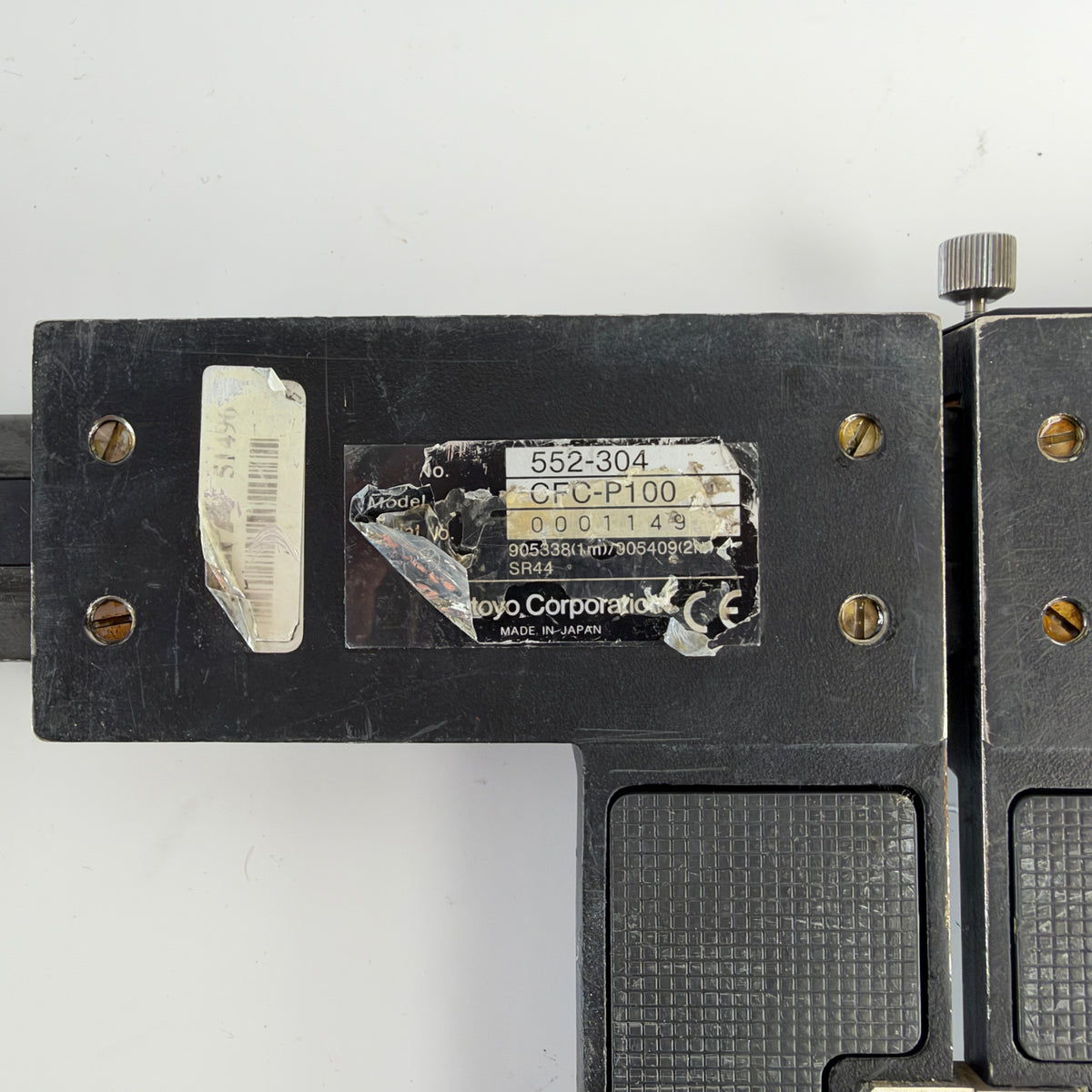 Mitutoyo 552-304 CFC-P100 CF Digimatic 1000mm Digital Caliper – For Parts, No Display