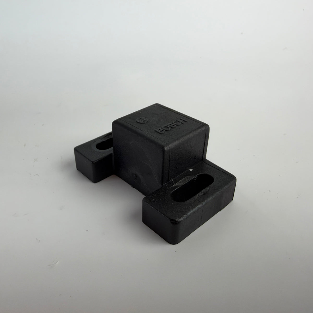 Bosch 9155152483 Magnetic Door Catch – Without Metal Strike Plate