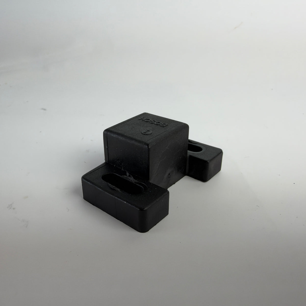 Bosch 9155152483 Magnetic Door Catch – Without Metal Strike Plate
