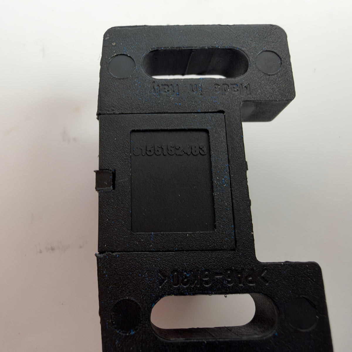 Bosch 9155152483 Magnetic Door Catch – Without Metal Strike Plate