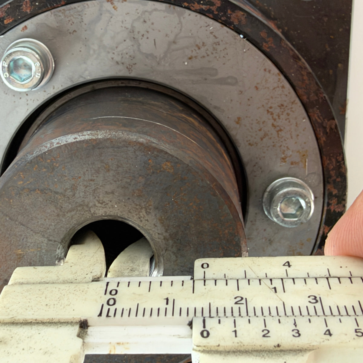 Heavy-Duty Swivel Cylinder Rod End Mounting Foot with Threaded Connection