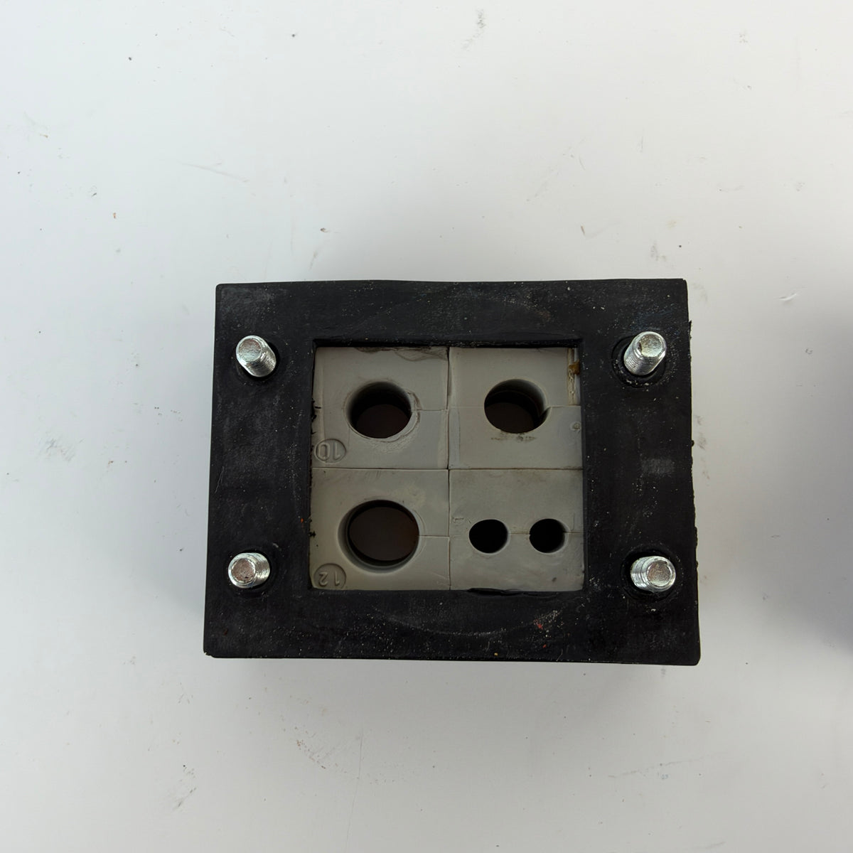 icotek KEL-ER 24/10 & KEL-ER B4 Split Cable Entry Frames with Grommets – Lot of 2