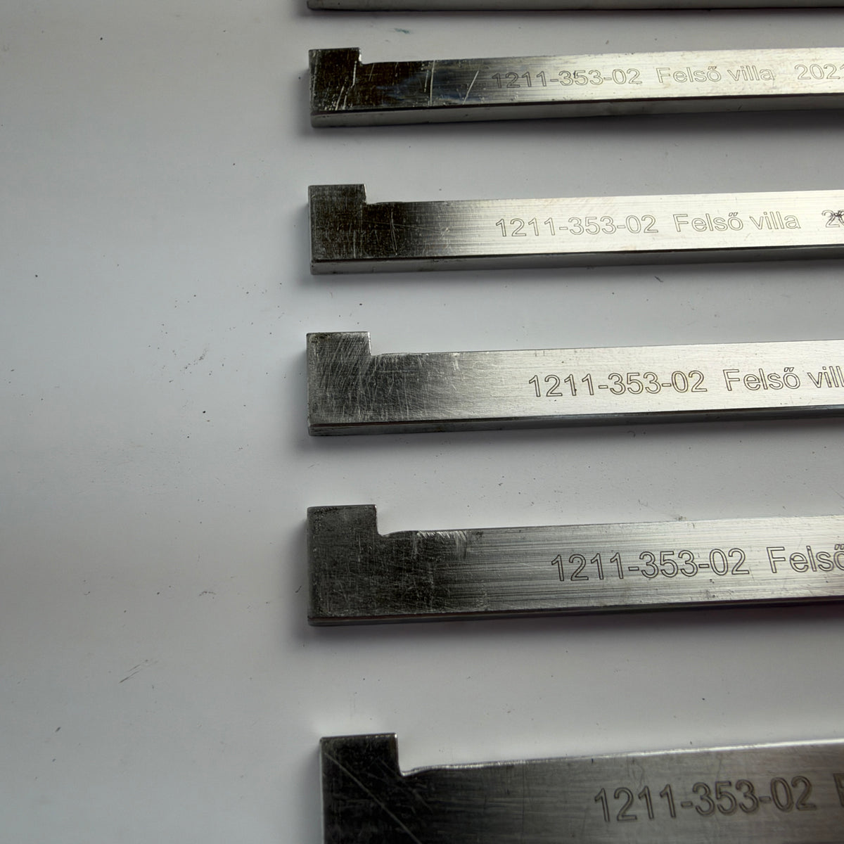1211-353-02 Felső Villa Upper Fork Industrial Machine Metal Parts – Lot of 16