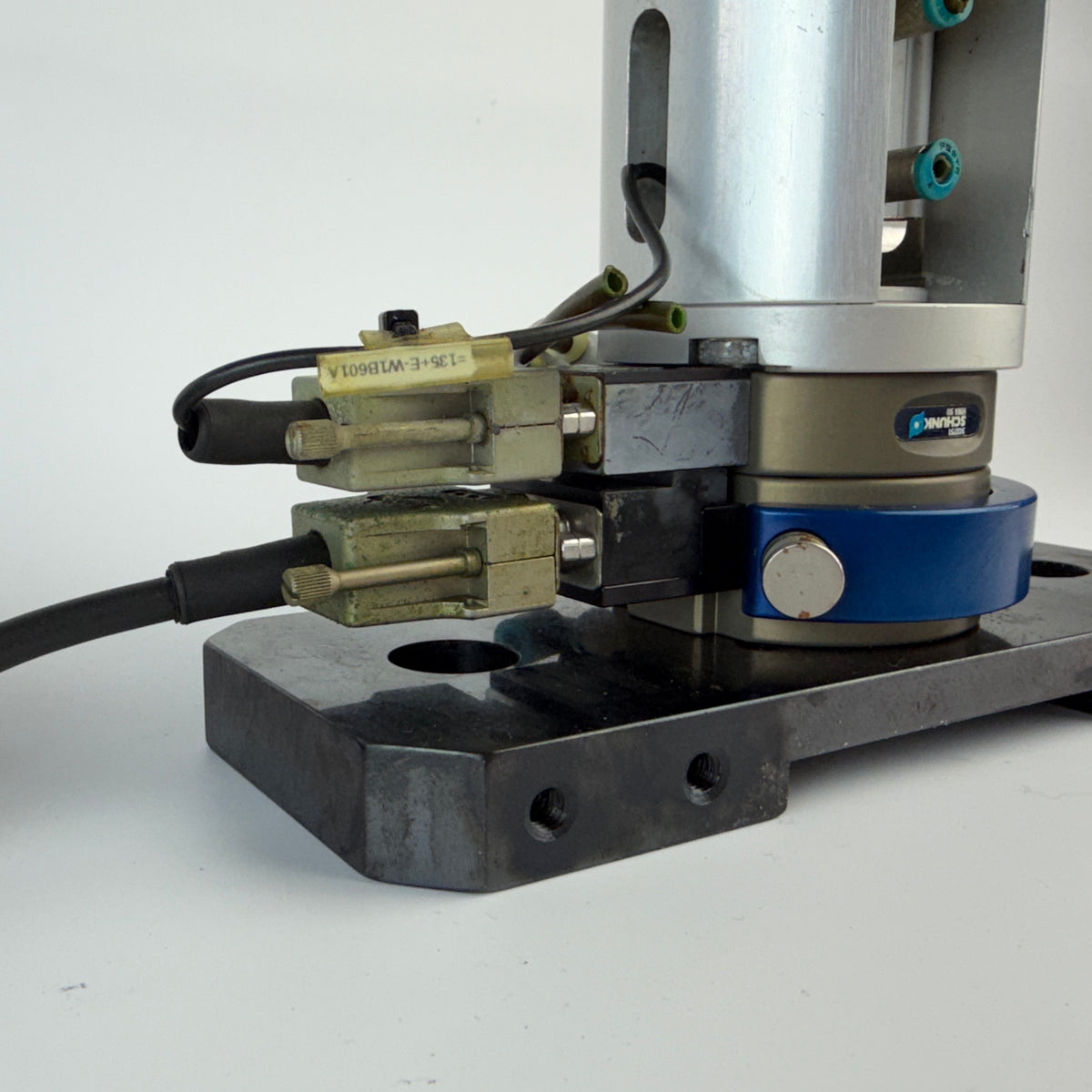 SCHUNK HWA 50 302751 + HWK 50 302750 Tool Changer Assembly with Pneumatic Cylinder