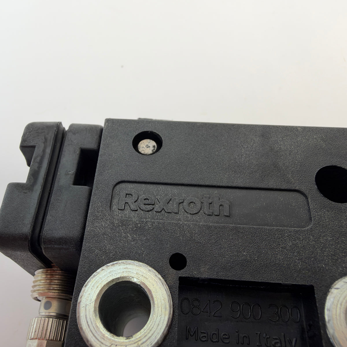 Bosch Rexroth 0842900300 VE 2 Pneumatic Stop Gate with 3842549813 Inductive Sensor & Cable