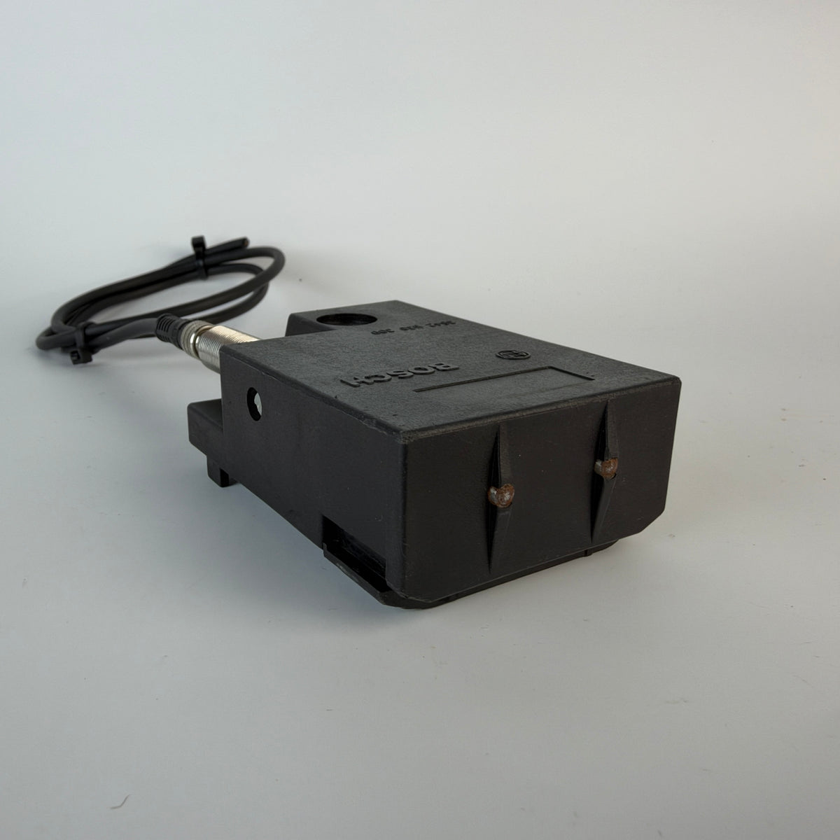 Bosch Rexroth 3842549812 M12 Inductive Proximity Sensor with Bosch 3842530309 Rocker Housing & Cable