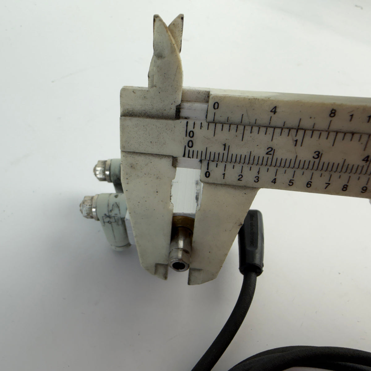 Compact Pneumatic Cylinder 6mm Stroke with AVENTICS ST9 0830100486 Sensor & M8 Cable