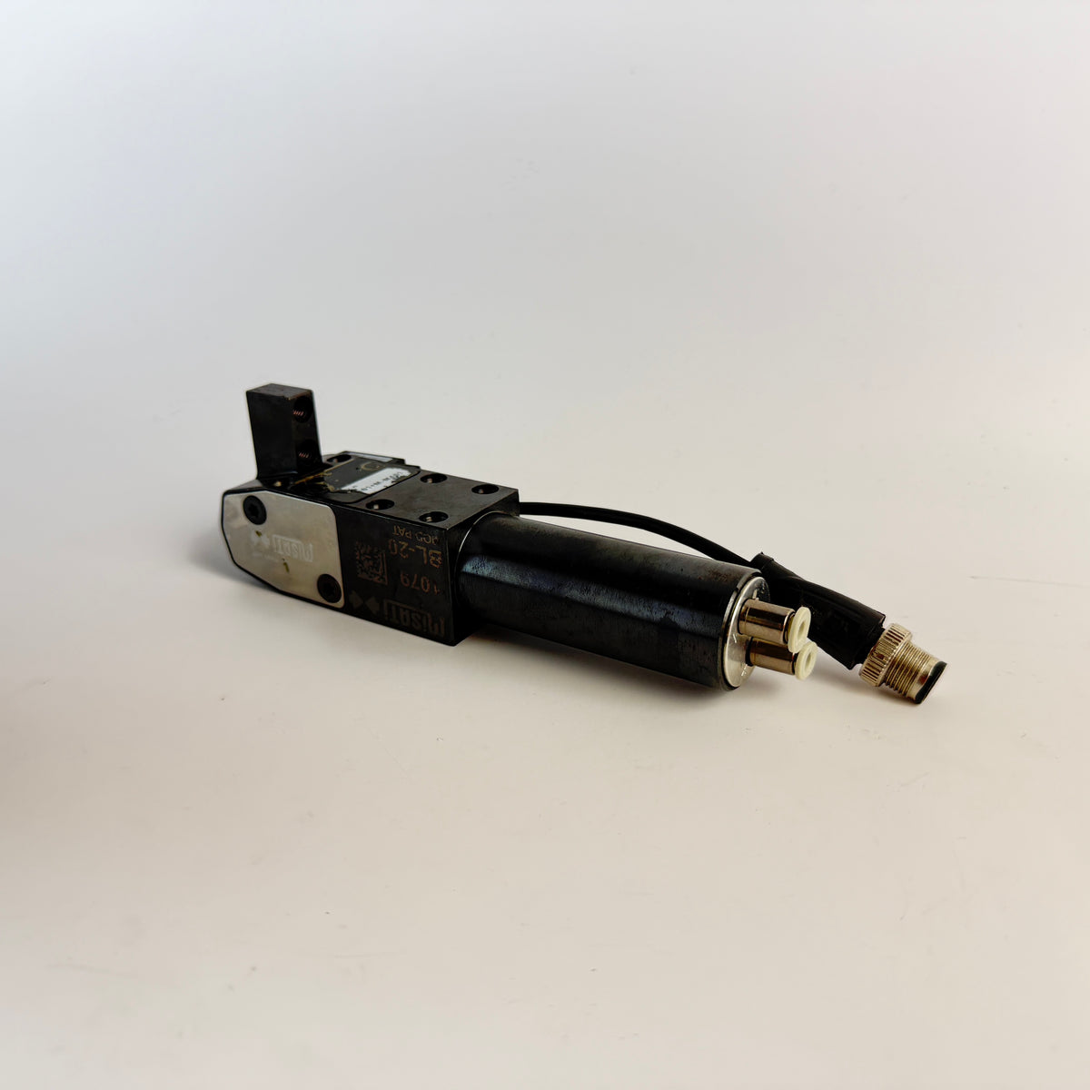 MISATI BL-20 Pneumatic Fastening Clamp Ø20 with Pepperl+Fuchs SI-1NS Sensor
