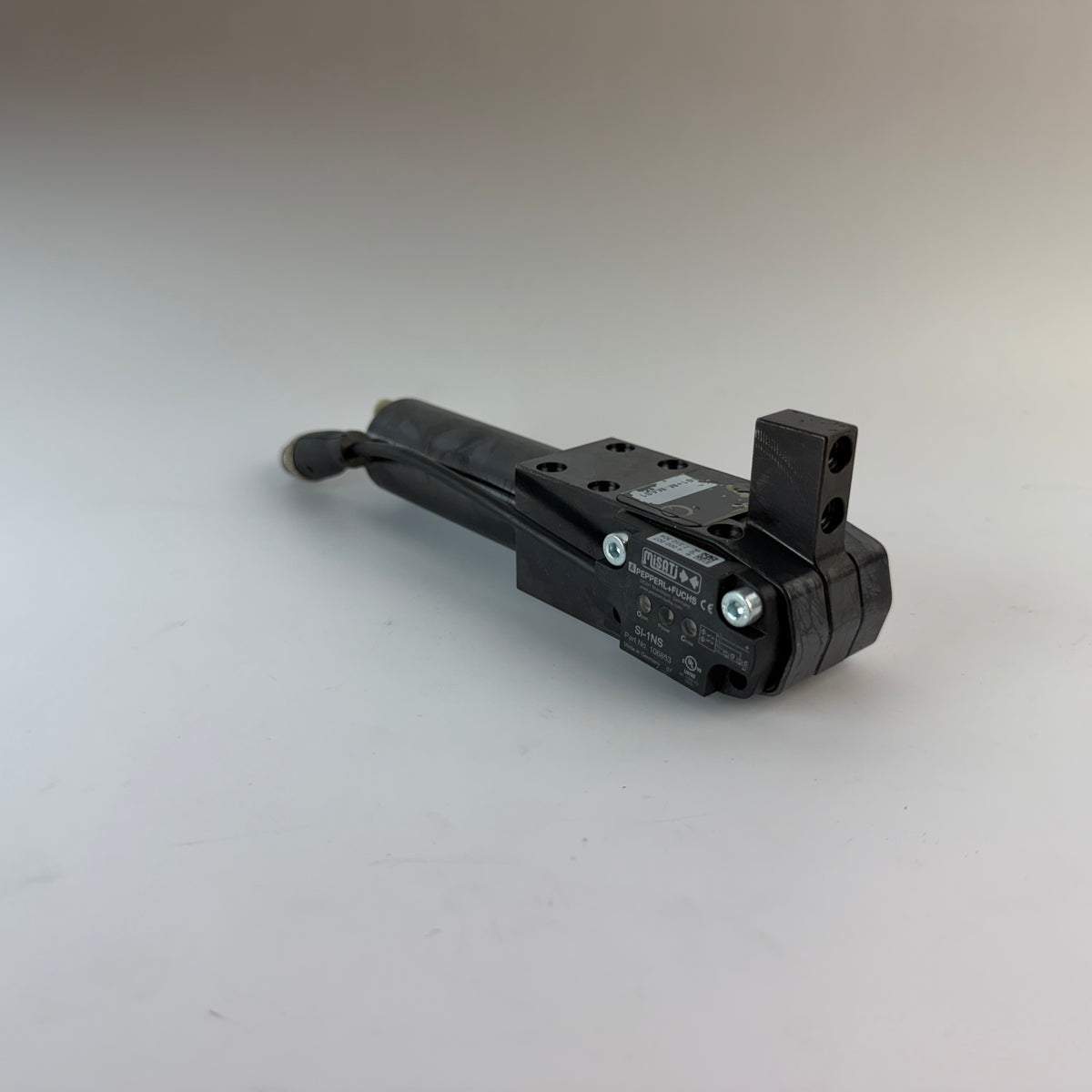 MISATI BL-20 Pneumatic Fastening Clamp Ø20 with Pepperl+Fuchs SI-1NS Sensor