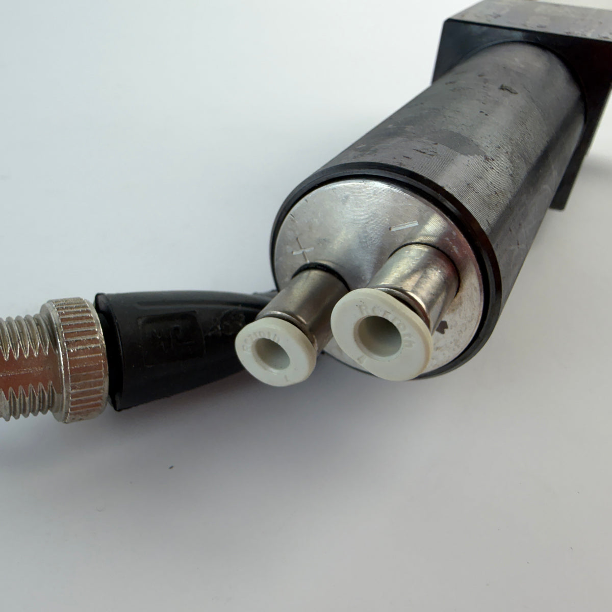 MISATI BL-20 Pneumatic Fastening Clamp Ø20 with Pepperl+Fuchs SI-1NS Sensor