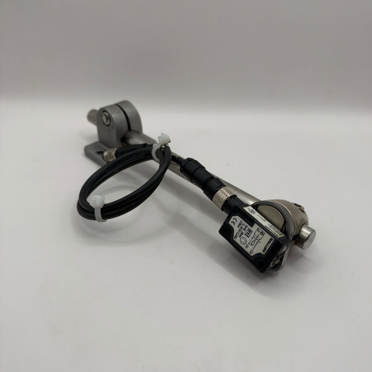 Balluff BOS012A BOS 5K-PS-RH12-S75 Photoelectric Diffuse Sensor with Metal Mount & 45cm Cable