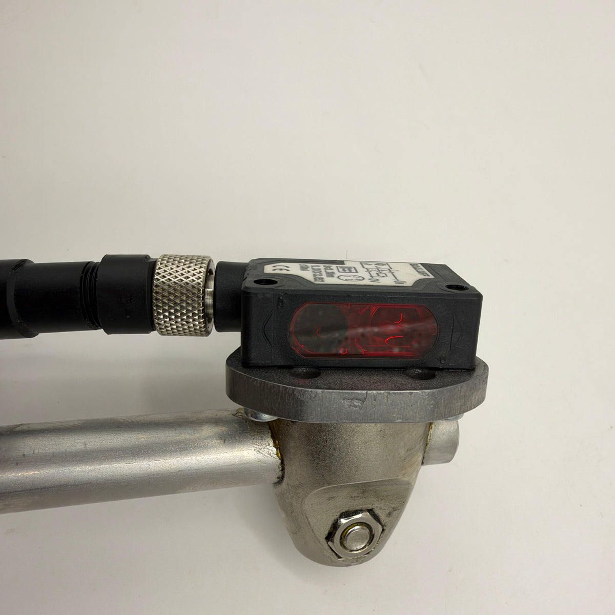 Balluff BOS012A BOS 5K-PS-RH12-S75 Photoelectric Diffuse Sensor with Metal Mount & 45cm Cable