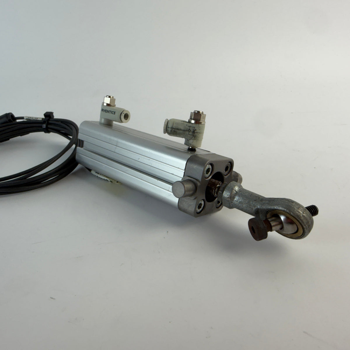 AVENTICS R422001072 CCI Pneumatic Cylinder 16mm Bore 50mm Stroke with 2 Sensors