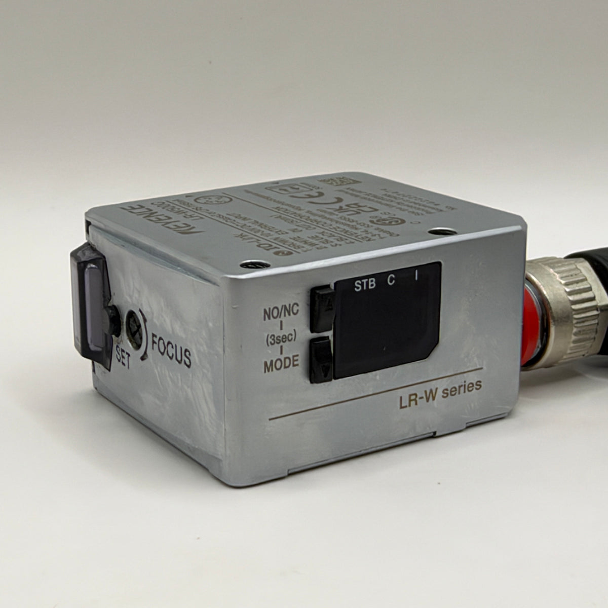 KEYENCE LR-W500C Full-Spectrum Sensor 30-500mm IO-Link with 210cm BALLUFF Cable