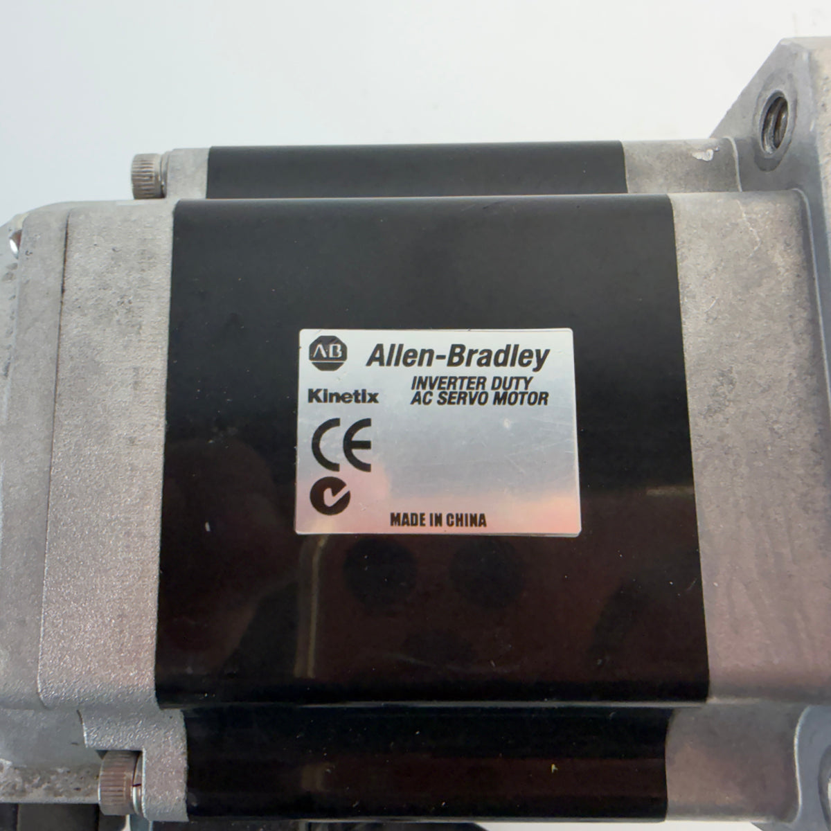 Allen-Bradley Kinetix Inverter Duty AC Servo Motor 230V 3-Phase with Cables