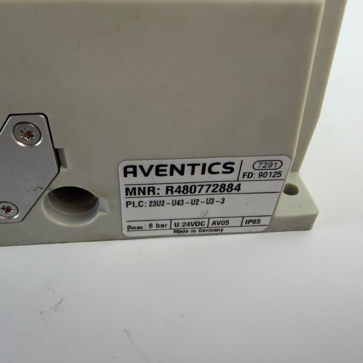 AVENTICS R480772884 AV05 Pneumatic Valve Island 24VDC with 2x R422103005 Valves