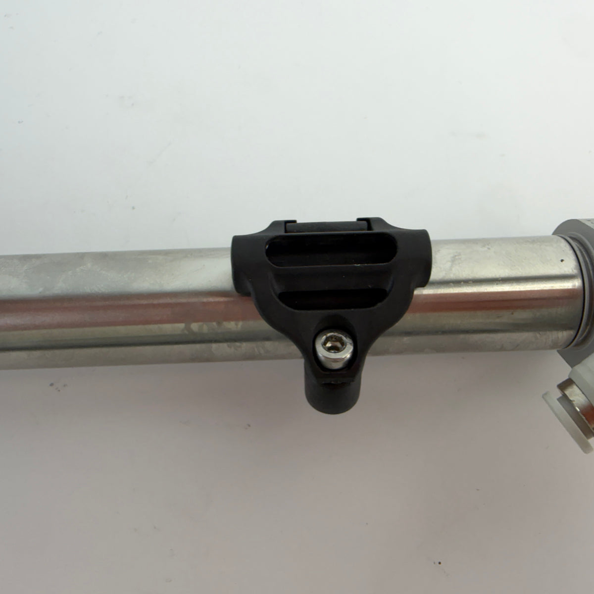 AVENTICS 0822333508 MNI ISO 6432 Pneumatic Cylinder 20mm Bore 200mm Stroke