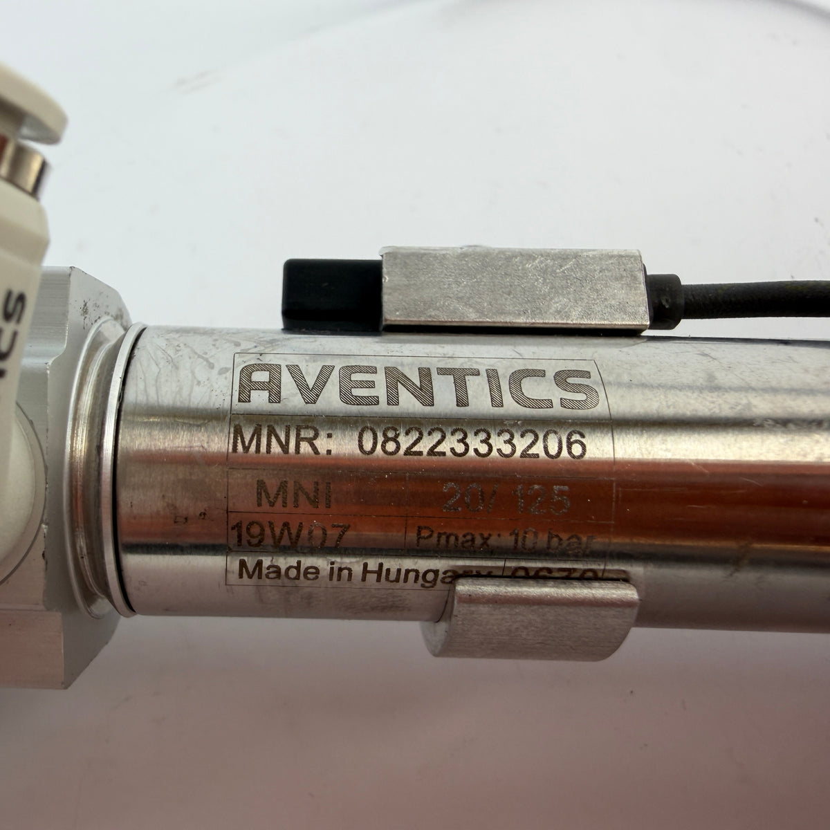 AVENTICS 0822333206 MNI Pneumatic Cylinder 20mm Bore 125mm Stroke with 2 Sensors