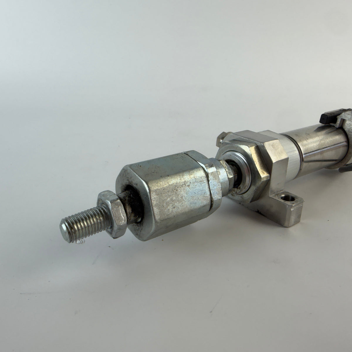 AVENTICS 0822334208 MNI 25/200 Pneumatic Cylinder with 2x R412022873 Sensors