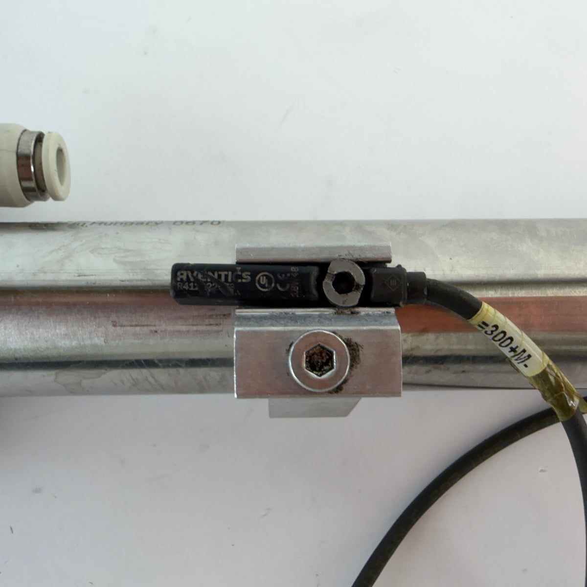 AVENTICS 0822334208 MNI 25/200 Pneumatic Cylinder with 2x R412022873 Sensors