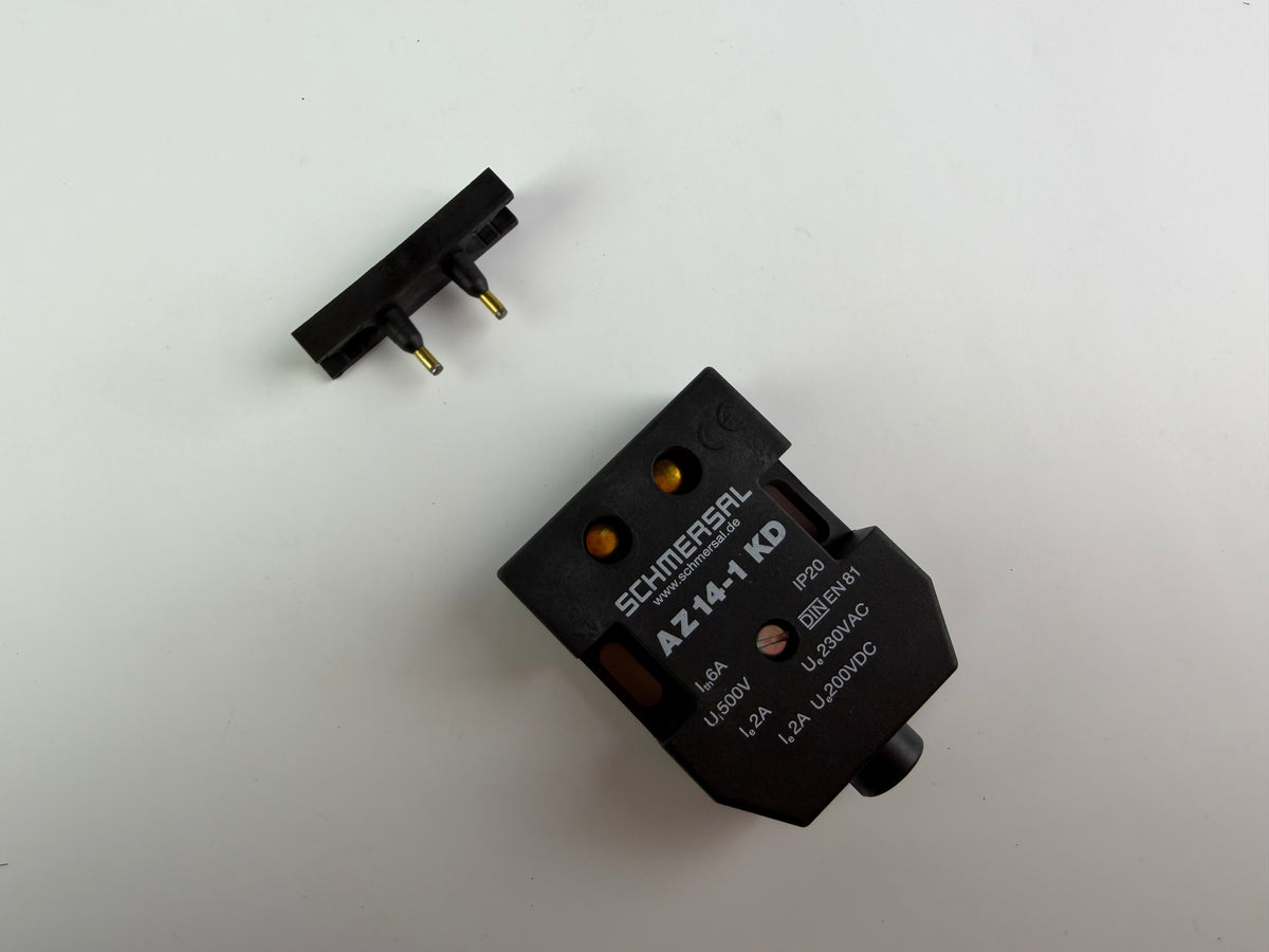 2x Schmersal AZ14-1KD Safety Switch with Key