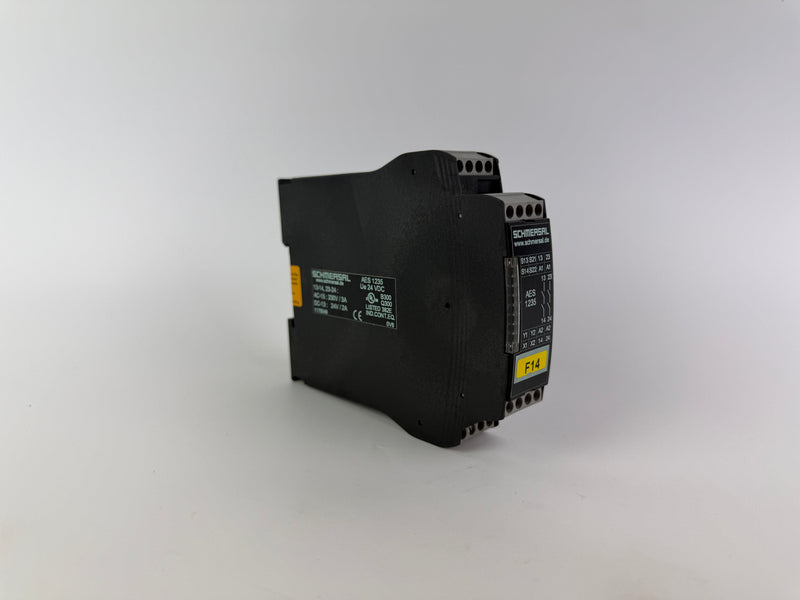 1x Schmersal AES 1235 Safety Monitoring Module 24VDC (B300 / Q300)