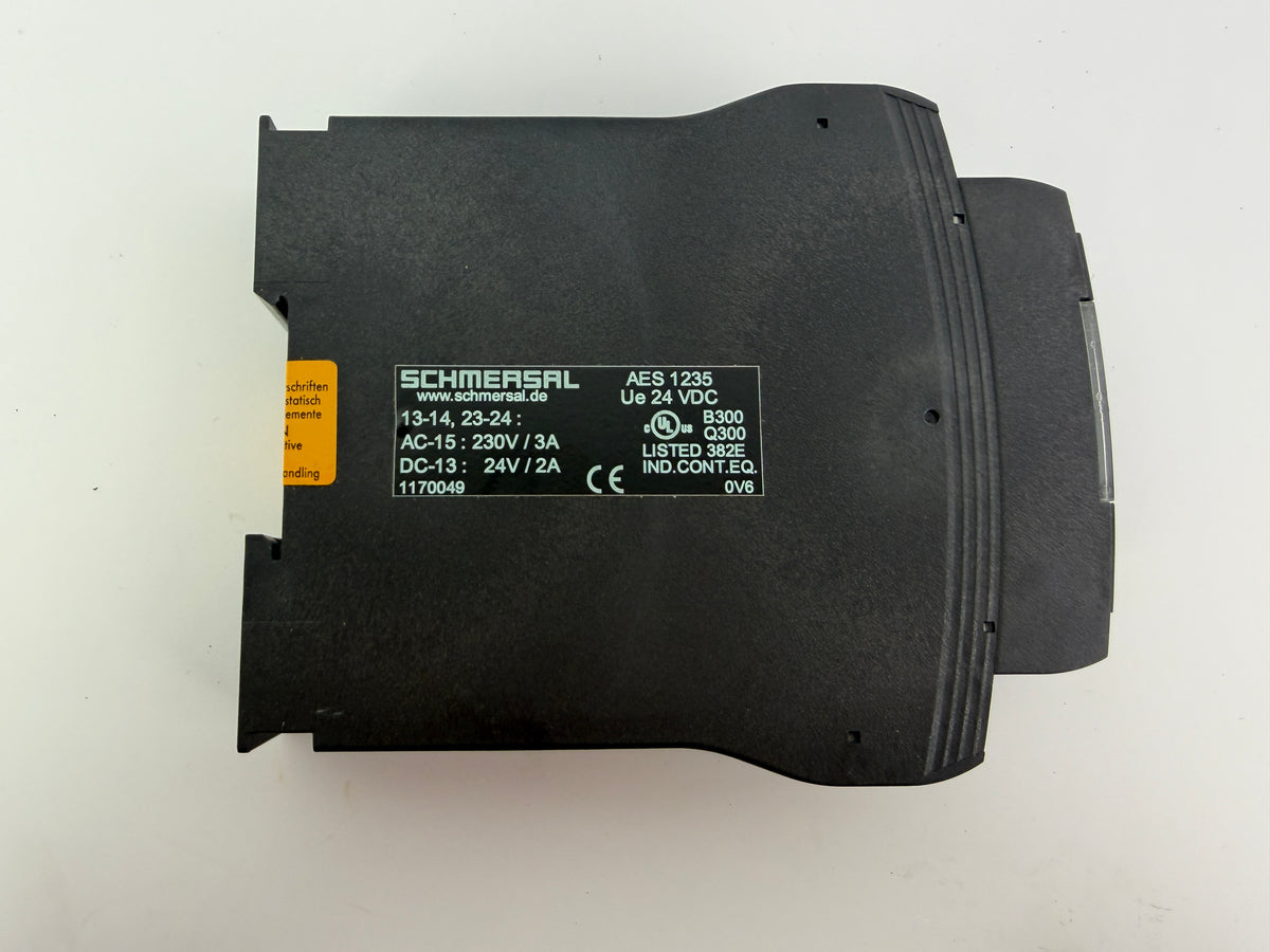 1x Schmersal AES 1235 Safety Monitoring Module 24VDC (B300 / Q300)